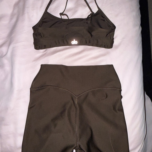 ALO Yoga airlift set in espresso - Picture 3 of 5